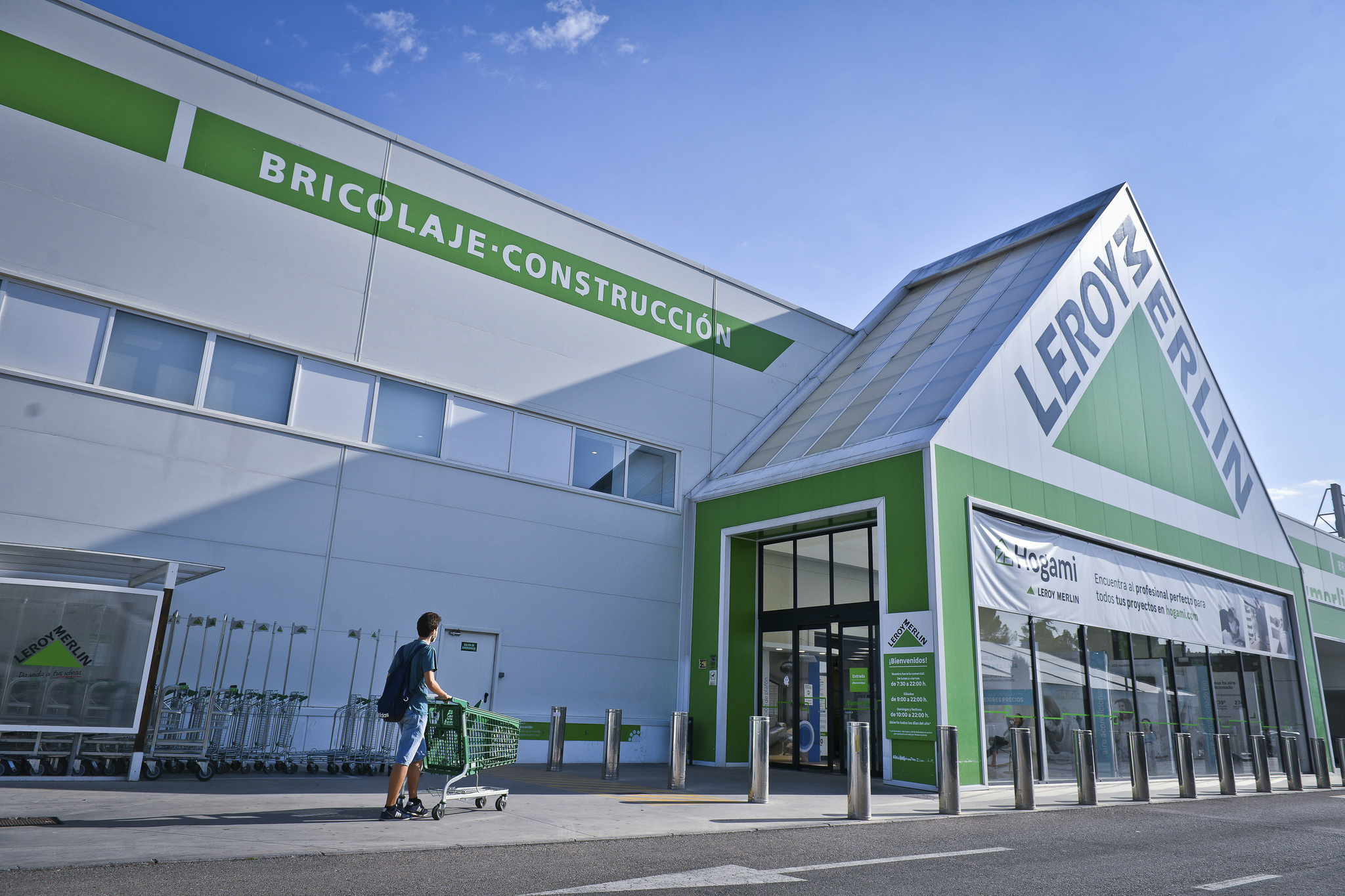 Leroy Merlin dispara un 50 el dividendo a su matriz en 2025 El gigante del bricolaje, que cifra sus inversiones en 2025 en 135 millones de euros, prevé aumentar la cifra este año. Leer