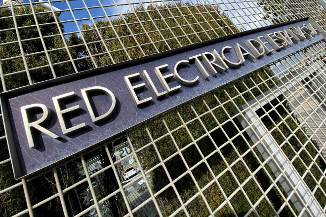 Red Eléctrica elige los finalistas en la venta de su red de fibra óptica