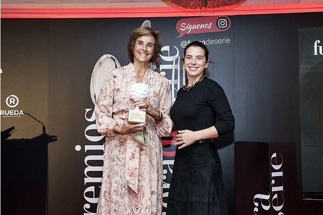 Blanca Entrecanales, fundadora de Dehesa El Milagro, Premio Gourmet Fuera de Serie 2021, en la categora de sostenibilidad, y Alejandra Anson, jurado de los premios.