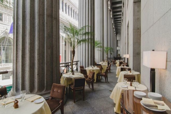 Club restaurante. En Wall Street, el mítico restaurante Cipriani ha abierto Cipriani Club 55, en el edificio histórico de un antiguo embarcadero. 