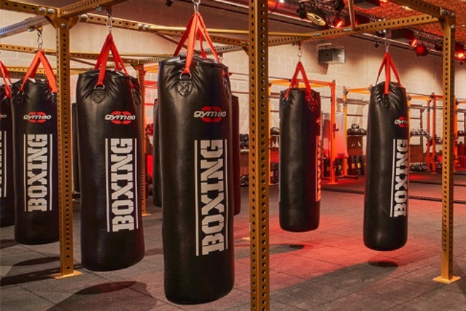 El gimnasio Sergio Ramos by John Reed incluye boxeo, el entrenamiento de moda. 
