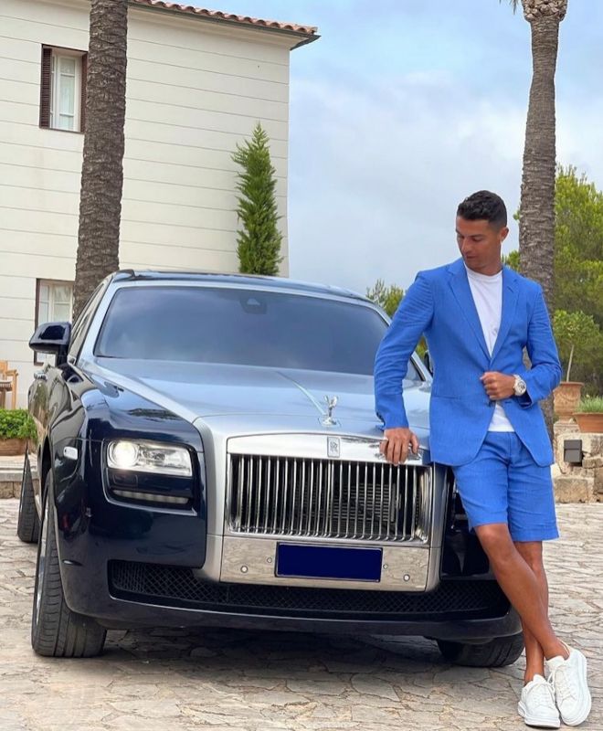 CR enseña su Rolls-Royce Ghost en Instagram.
