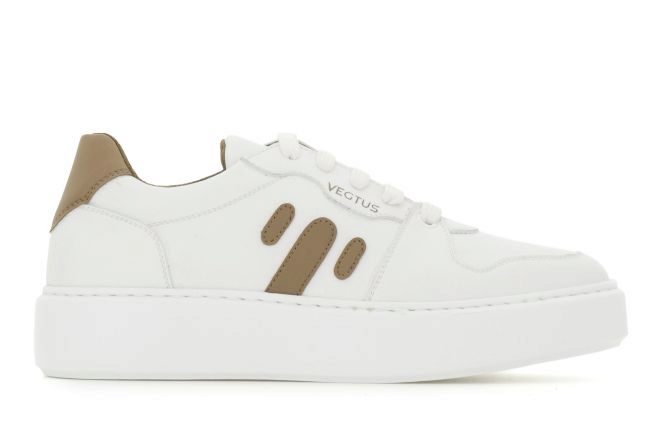 Sneakers blanca de Vegtus, 119 euros.