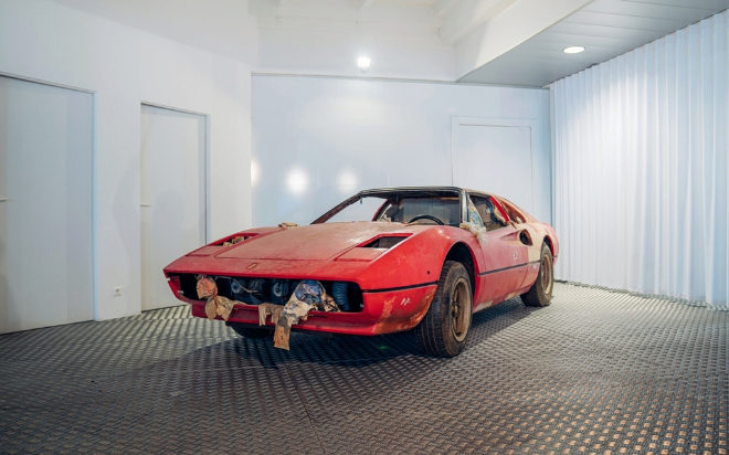 El más "necesitado". Es el Ferrari 308 GTsi Project de 1982 con un precio estimado entre 50.000 y  70.000 euros, al que habrá que sumar la restauración del automóvil.