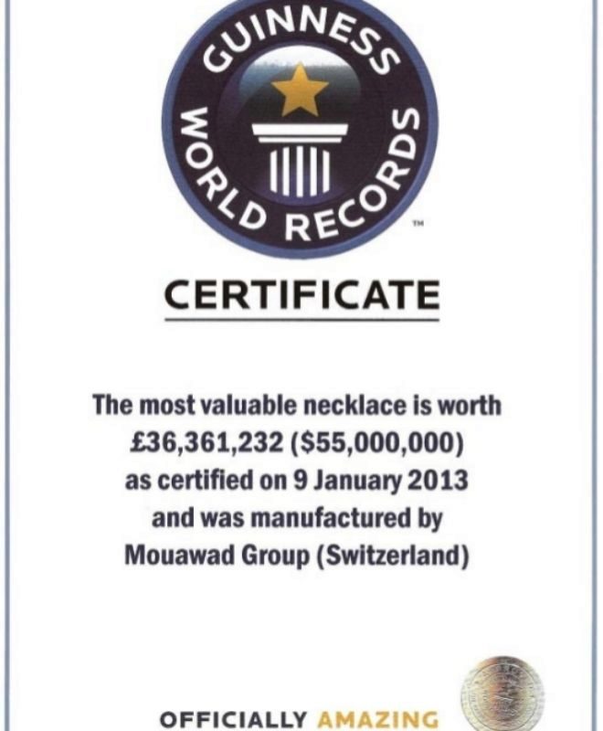 El certificado que valida el Rcord Guinness del collar.