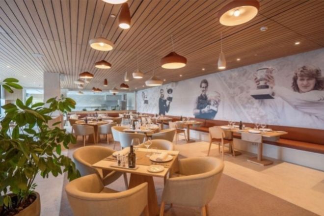 El recién inaugurado Restaurante Roland Garros recrea los restaurantes del torneo francés