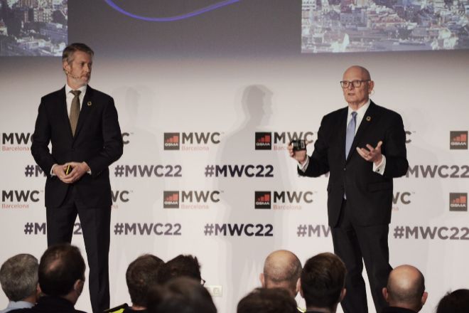 El director general, Mats Granryd, y el CEO de la GSMA, John Hoffman, durante la presentación de la nueva edición del MWC.