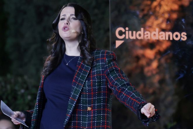 La presidenta de Ciudadanos, Inés Arrimadas, durante el acto electoral que el partido celebró el viernes en Valladolid como cierre de campaña.