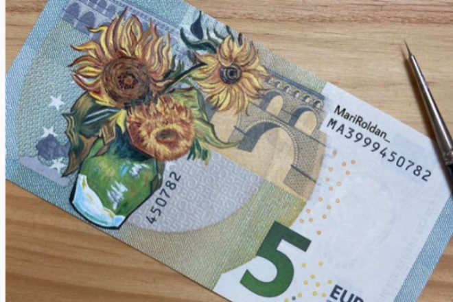 Los famosos girasoles de Van Gogh en un billete de 5 euros pintados...