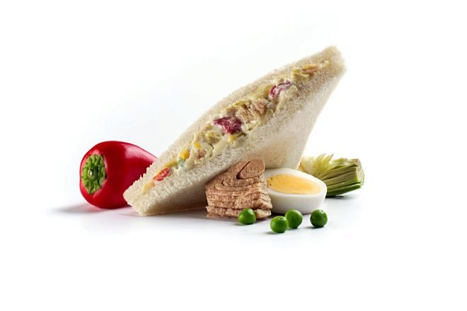 Sandwich de ensaladilla, el best seller de Rodilla. 