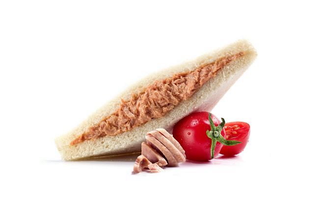 Sandwich de queso con tomate. 