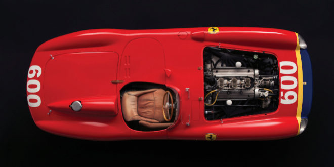Vista cenital del modelo Ferrari 290 MM en color rojo.