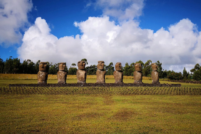 Ahu Nau Nau, lugar donde establecieron su residencia los jefes del clan Miru y donde el primer rey de la isla desembarc.