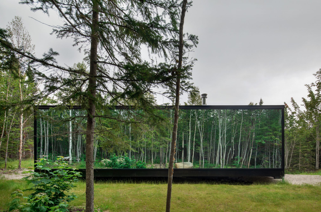 Una de las cabaas del proyecto Reflection, ubicada en un bosque de...