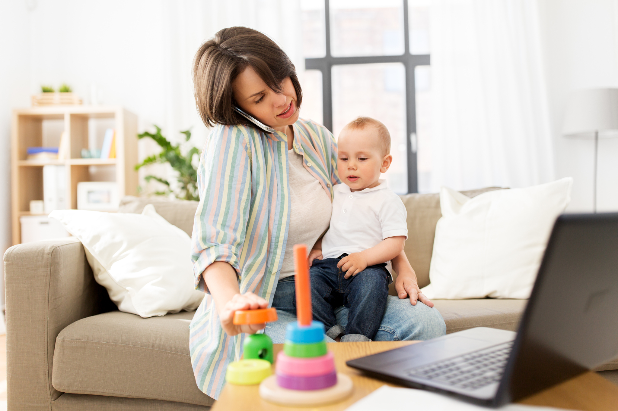 Jornada reducida o adaptada, excedencia y permiso parental, las herramientas para conciliar trabajo y cuidado de hijos en verano Al llegar el verano las necesidades de conciliación de la vida laboral y familiar se ponen en evidencia más que nunca. Llega el momento para muchos empleados de tener que recurrir a las herramientas que la ley contempla para hacer posible el cuidado de los hijos y demás familiares dependientes a cargo. Leer