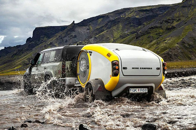La caravana esta adaptada a las duras condiciones climáticas de Islandia.