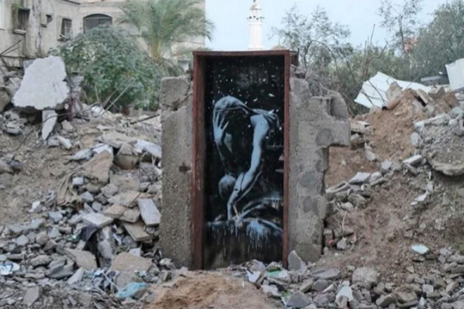 Thinker. Grafiti realizado en 2014 en Gaza e inspirado en El Pensador de Rodin.