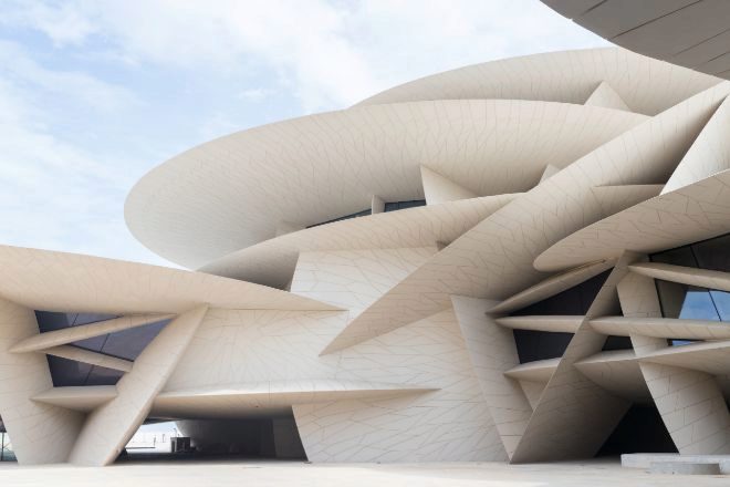 El Museo Nacional de Catar, cuya forma est inspirada en una rosa del desierto, es obra del arquitecto francs Jean Nouvel.