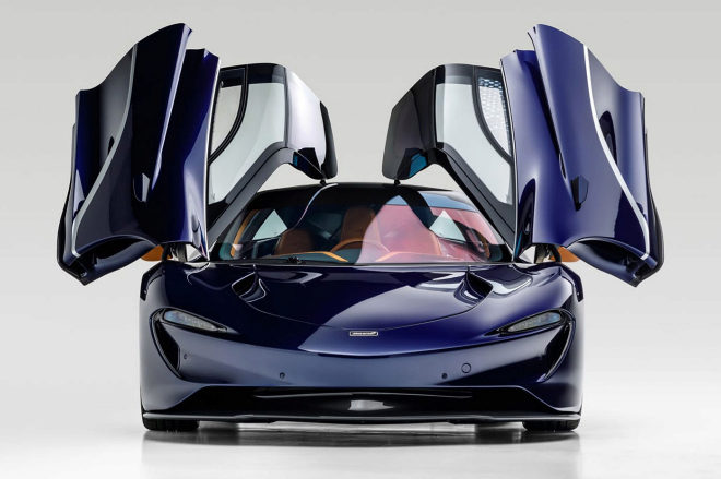 Carrocería de carbono azul del McLaren Speedtail