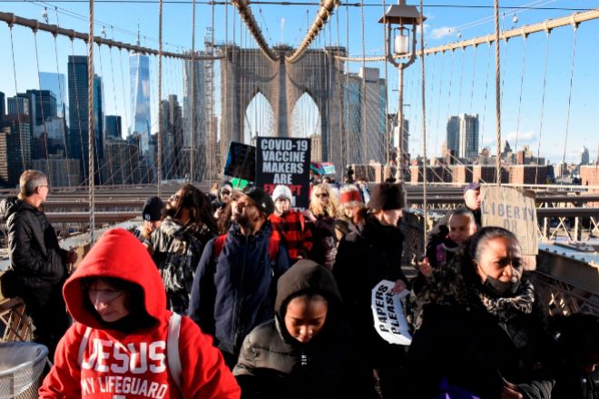 Manifestantes contra las vacunas y las restricciones anticovid impuestas por el alcalde Bill de Blasio en Nueva York el pasado 3 de noviembre.