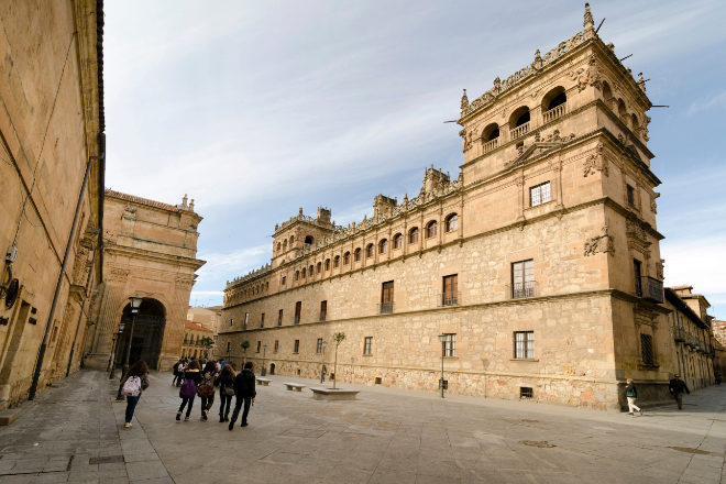 El Palacio de Monterrey de Salamanca es una obra maestra del plateresco español.