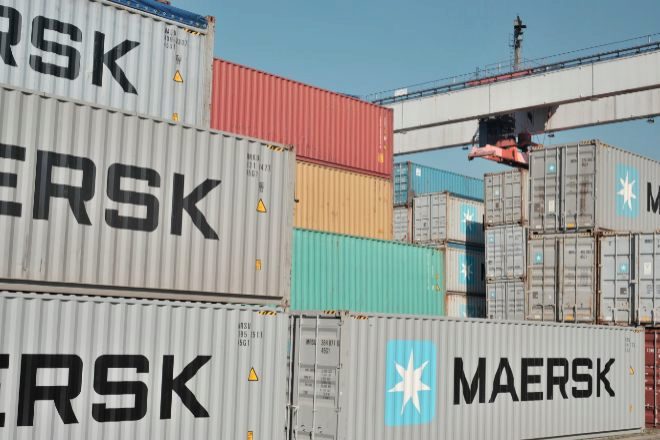 Contenedores de la empresa logística Maersk destinados a la exportación por vía martítima en una imagen de archivo.