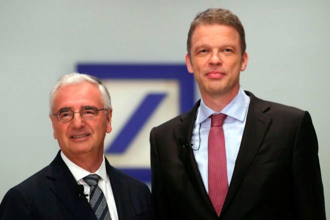 Paul Achleitner (izquierda) y Christian Sewing (derecha), presidente y consejero delegado, respectivamente, de Deutsche Bank.
