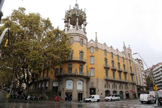 La Rotonda, edificio de Adolf Ruiz Casamitjana y Enric Sagnier.