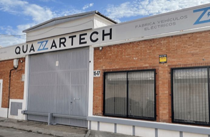 Fachada de la fábrica de QuaZZar Technologies en Coslada (Madrid).