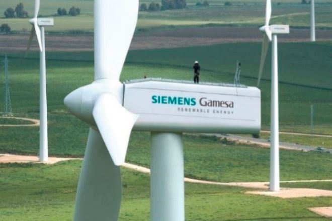 La fusión del área de renovables de Siemens con Gamesa se planteó en 2017 para crear un gigante mundial en fabricación eólica.