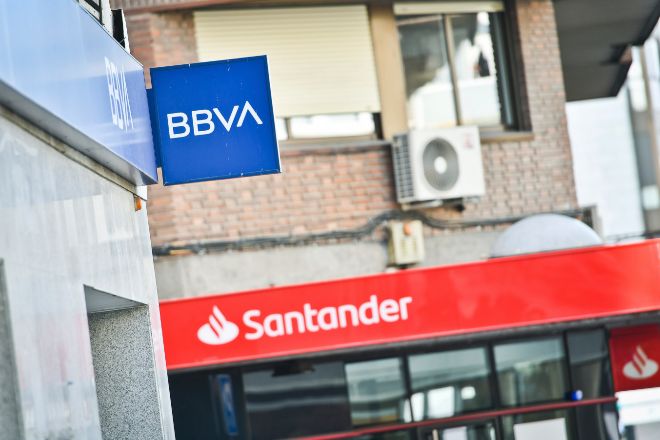 El margen de interés de Santander y BBVA creció a doble dígito en el primer trimestre del año.