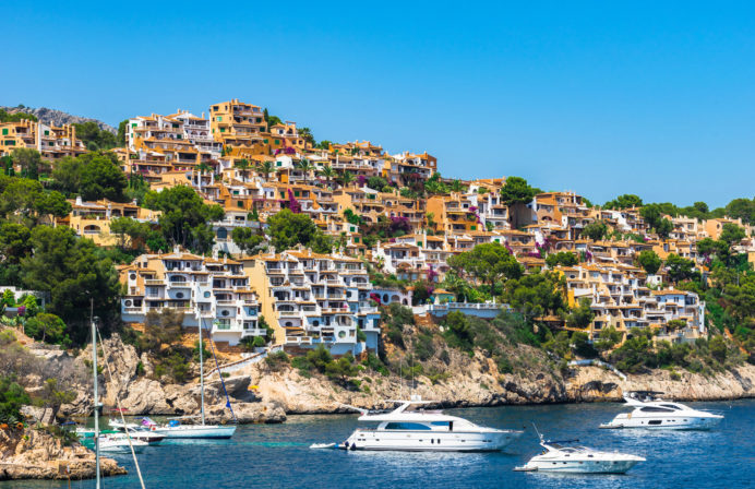 La vuelta del turismo extranjero a España reaviva el alquiler en costa