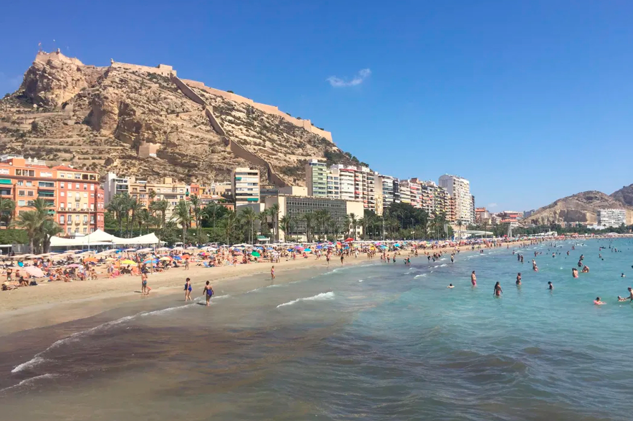 Playa Postiguet Alicante Fueradeserie viajes EXPANSION playa-postiguet-alicante-fueradeserie-viajes-expansion