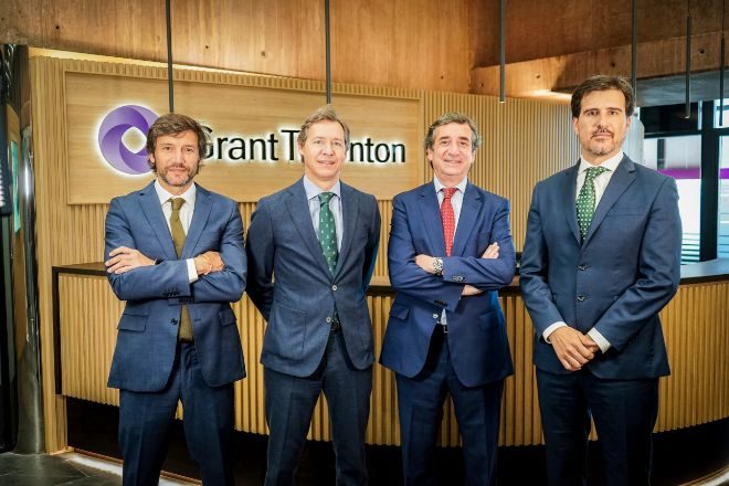 Los nuevos socios de Grant Thornton, Eduardo González, Juan José Ríos, junto a Álvaro Rodríguez, socio director, y el también nuevo socio, Roberto Benito.