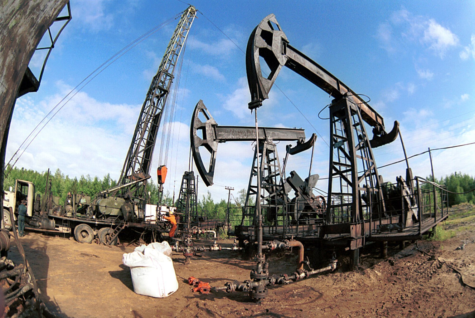 Por qué la curva de futuros del petróleo no es una bola de cristal