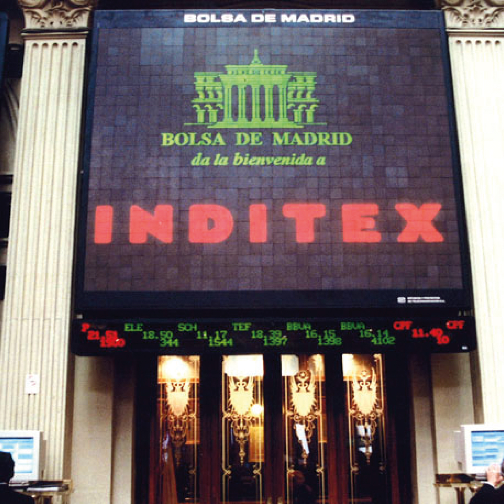 Inditex se disparó un 23% en su estreno en Bolsa (23 de mayo de 2001) . Un mes después del debut bursátil del gigante de la distribución crea Pontegadea.