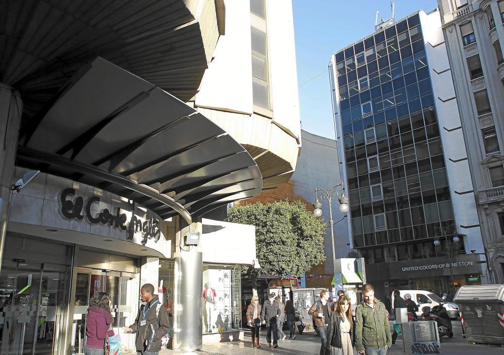 La 'milla de oro' de Valencia apenas tiene locales libres