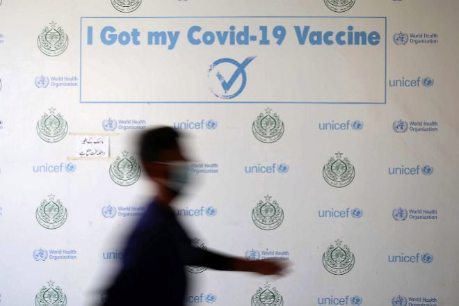 Centro de vacunación contra el Covid-19 en la ciudad paquistaní de Karachi.