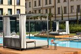 Grand Hotel Victoria Concept &amp; Spa en Como, con tumbonas y daybed de...