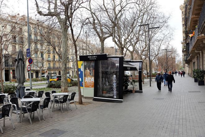 Los quioscos de prensa de Barcelona incorporarán cajeros automáticos y otros servicios