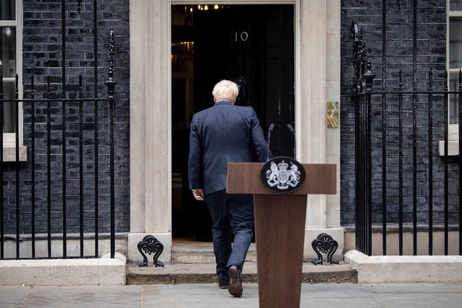 El primer ministro británico, Boris Johnson, tras anunciar su dimisión.