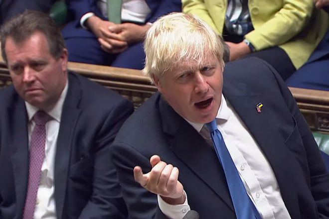 Boris Johnson durante su discurso de despedida ante el Parlamento británico.
