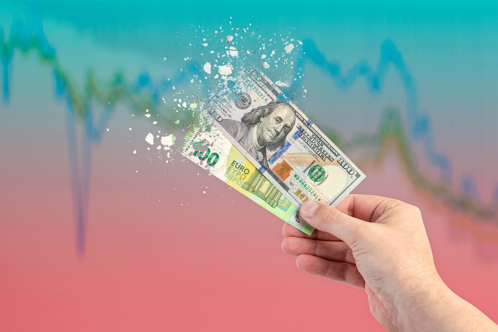 ¿Es recomendable cubrir el riesgo divisa en fondos?