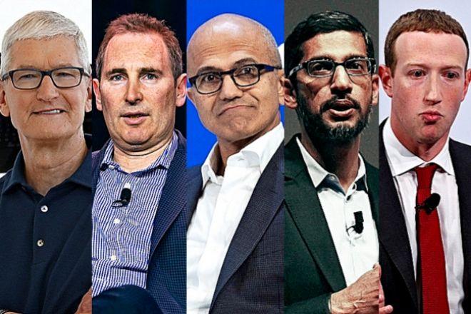 De izquierda a derecha, el consejero delegado de Apple, Tim Cook; el consejero delegado de Amazon, Andy Jassy; el consejero delegado de Microsoft, Satya Nadella; el consejero delegado de Alphabet, Sundar Pichai; y el consejero delegado de Meta, Mark Zuckerberg.