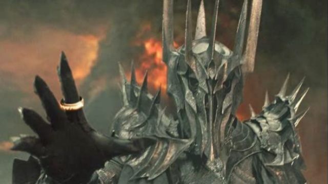 Sauron en el comienzo de la película de Peter Jackson 'El señor de los anillos: La comunidad del anillo' (2001).