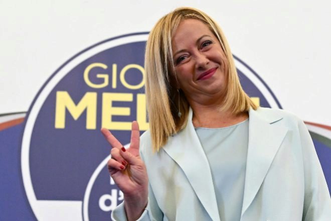 La líder de Hermanos de Italia, Giorgia Meloni, será la primera mujer que lidere el Ejecutivo italiano tras su victoria en las urnas este domingo.