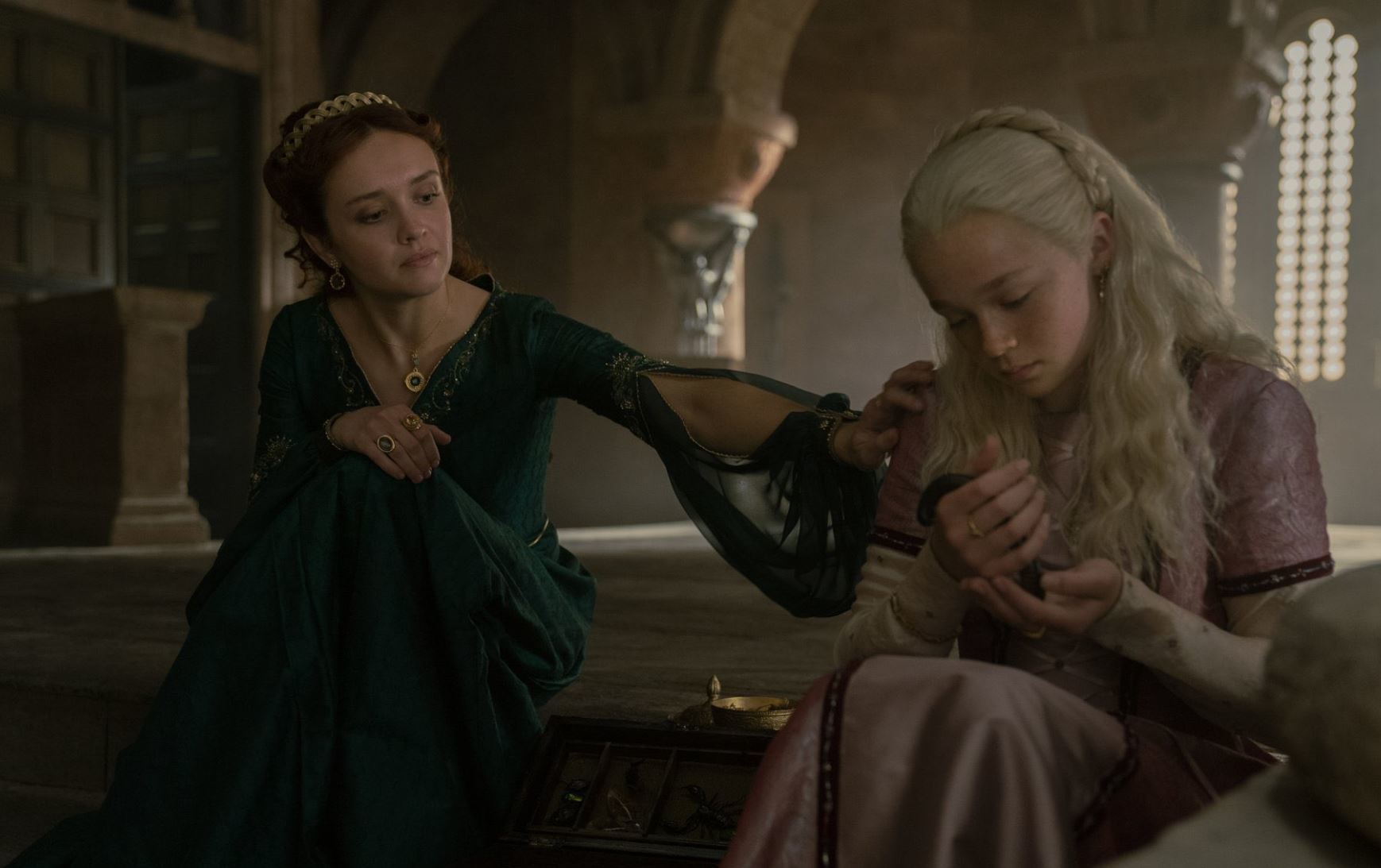 La joven actriz Evie Allen interpreta a la princesa Helaena Targaryen.