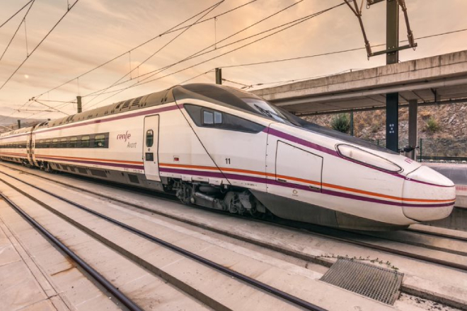 La llegada del Ave a Burgos este verano ha sido el último hito ferroviario de la región