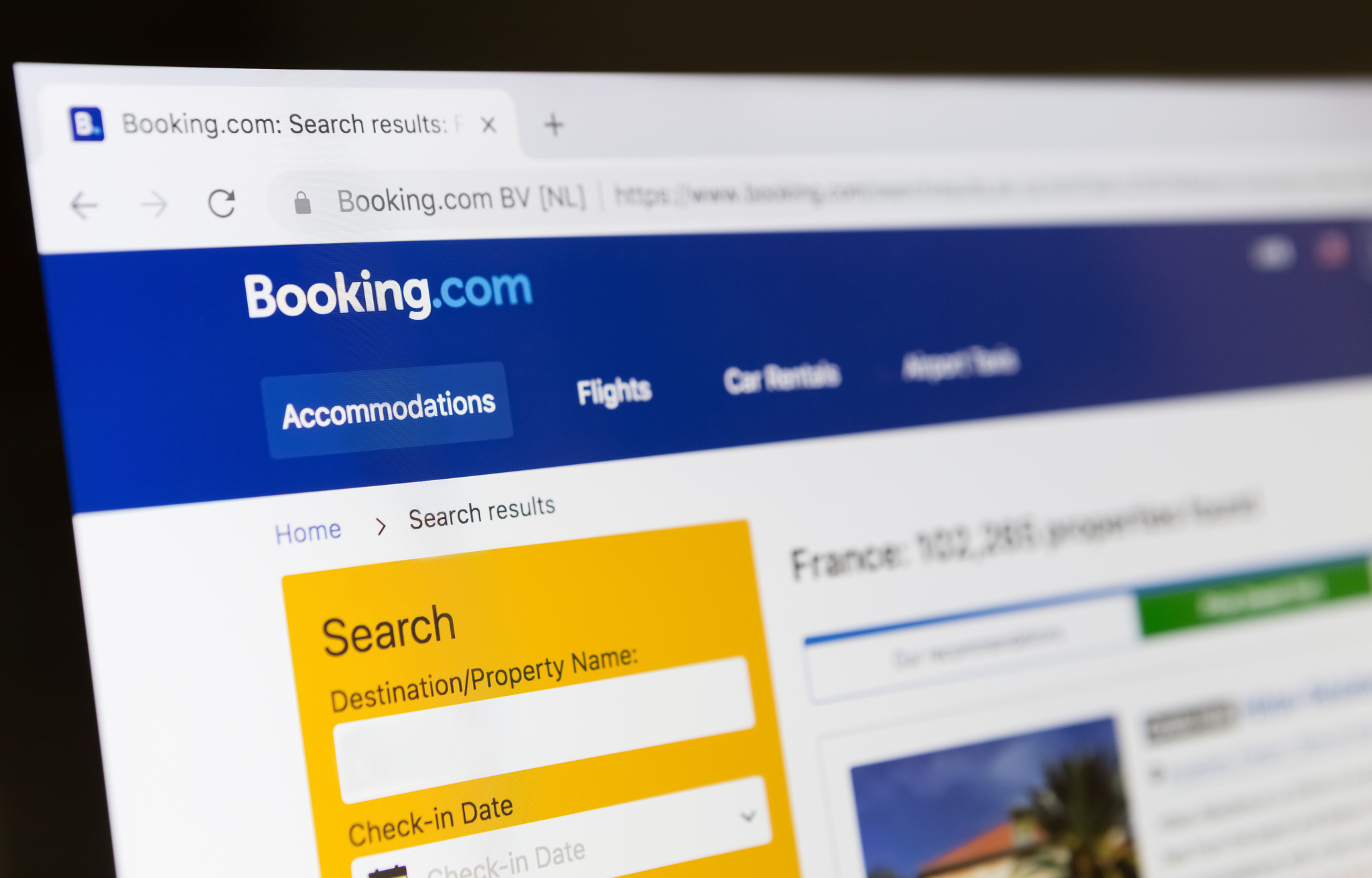 Booking sufre el robo de datos personales de sus clientes tras un ciberataque