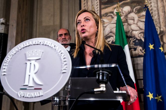 Giorgia Meloni, ayer tras recibir el encargo de formar gobierno por parte del presidente de la República, Sergio Matarella.